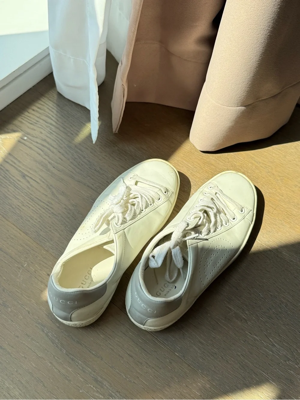 Gucci Off-White Leather Sneakers